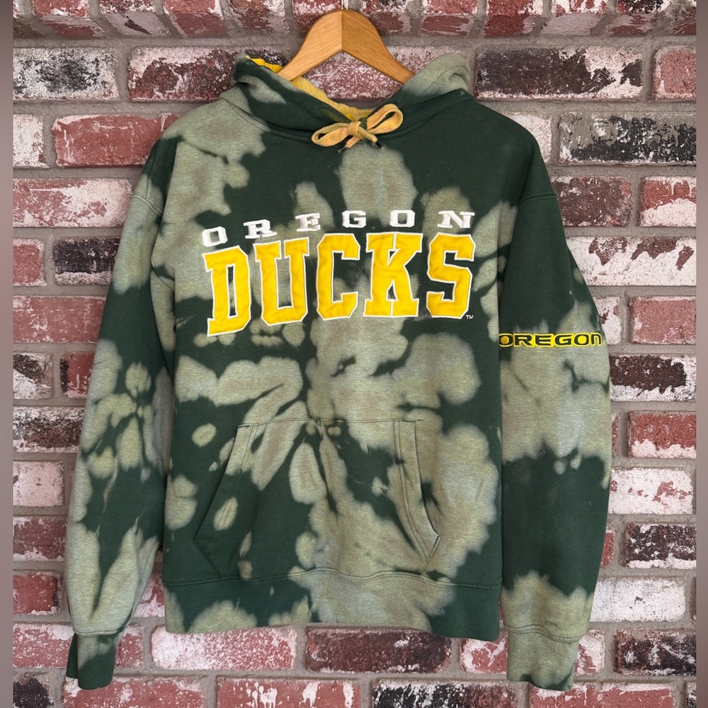 University of Oregon Ducks Football Bleach Spiral Tiedye Hoodie Sweatshirt - Picture 1 of 7